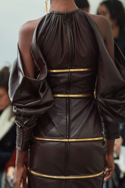 Look 34